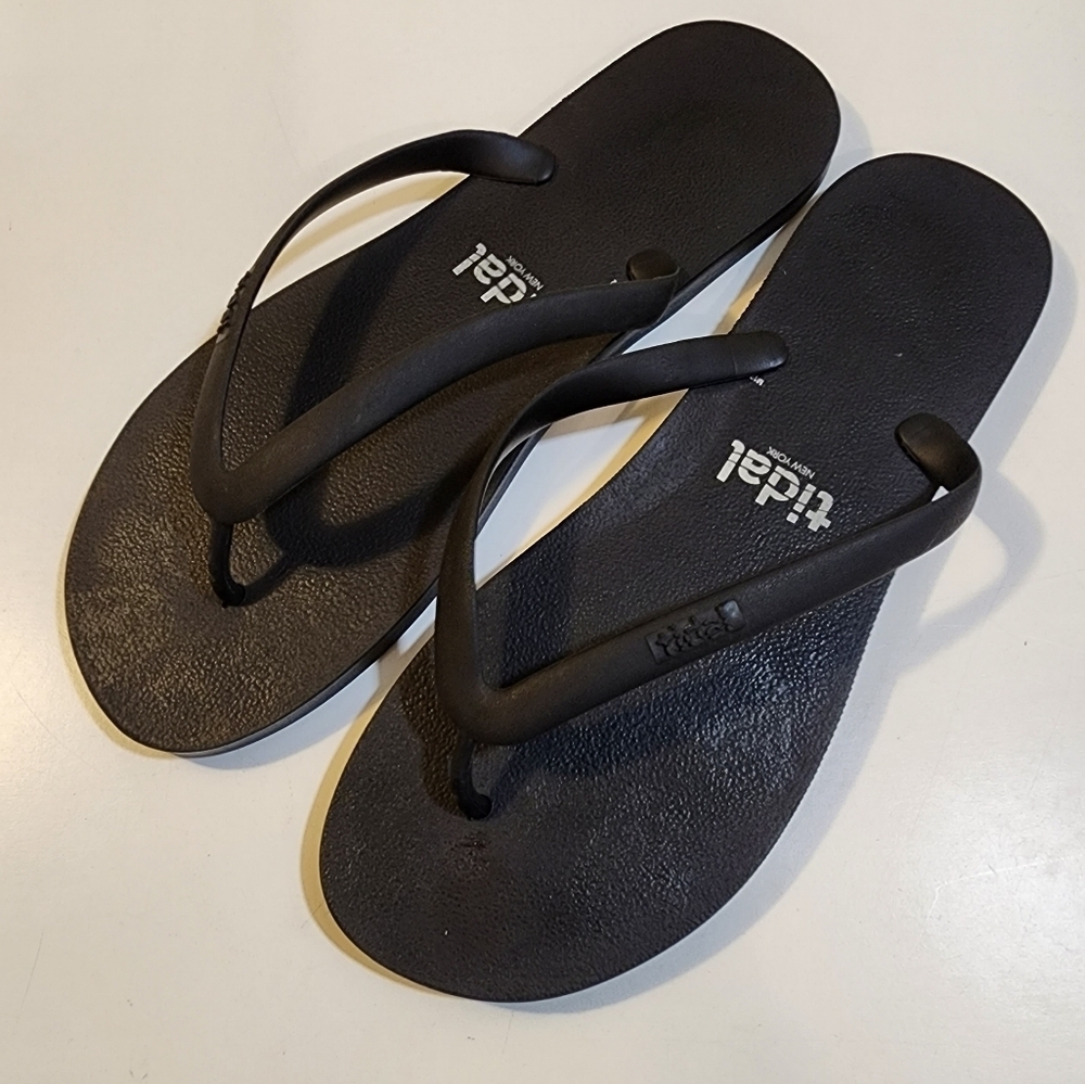 TIDAL men's black flipflops Sandals size 12M